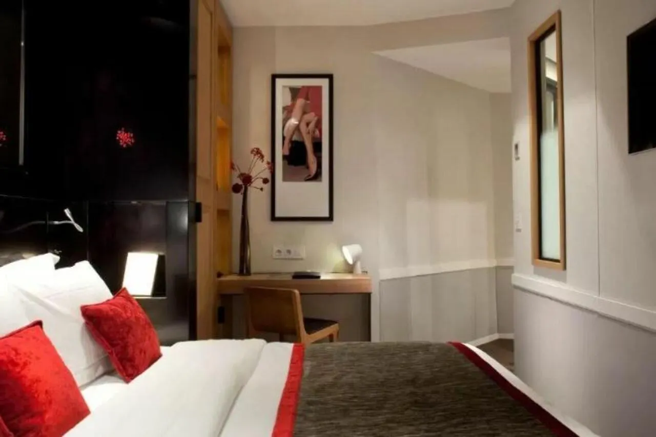 Marceau Champs-elysees מלון 3*