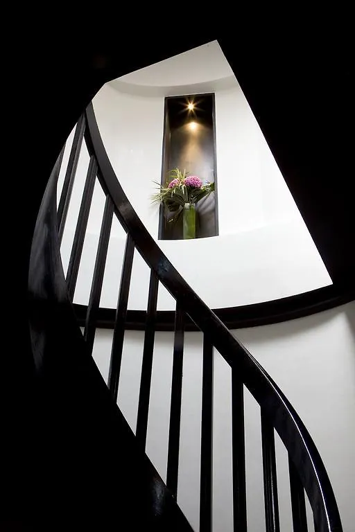 Marceau Champs-elysees Hotel 3*