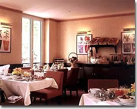 מלון Marceau Champs-elysees 3*