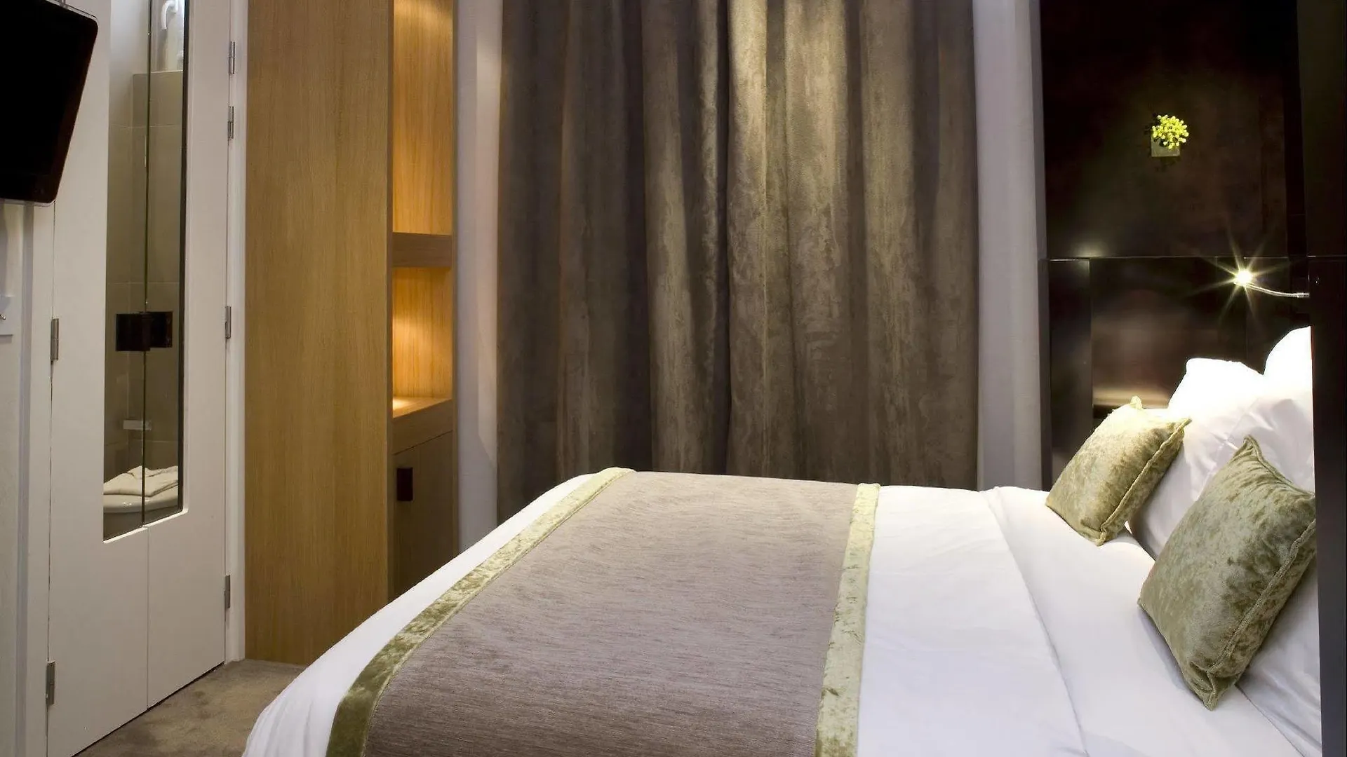 Marceau Champs-elysees Hotel 3*