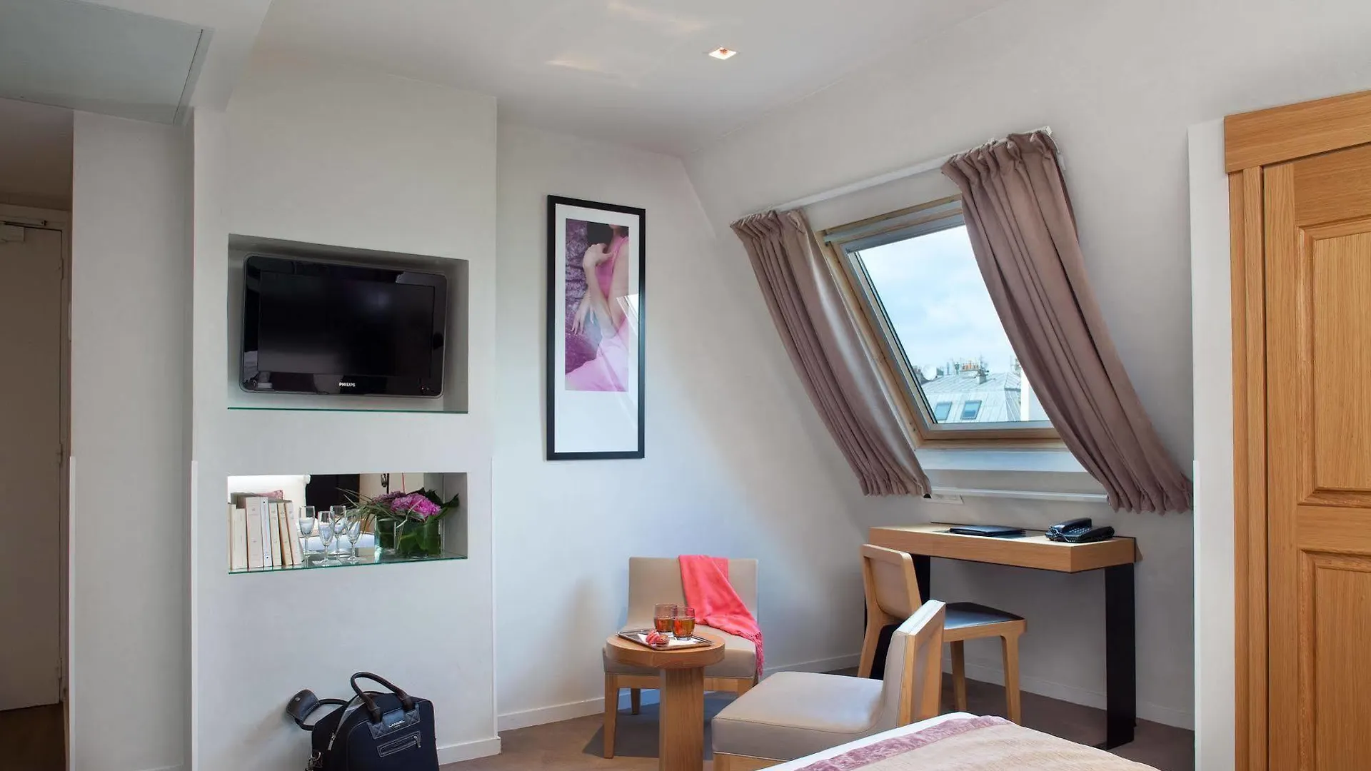 Hotel Marceau Champs-elysees 3*