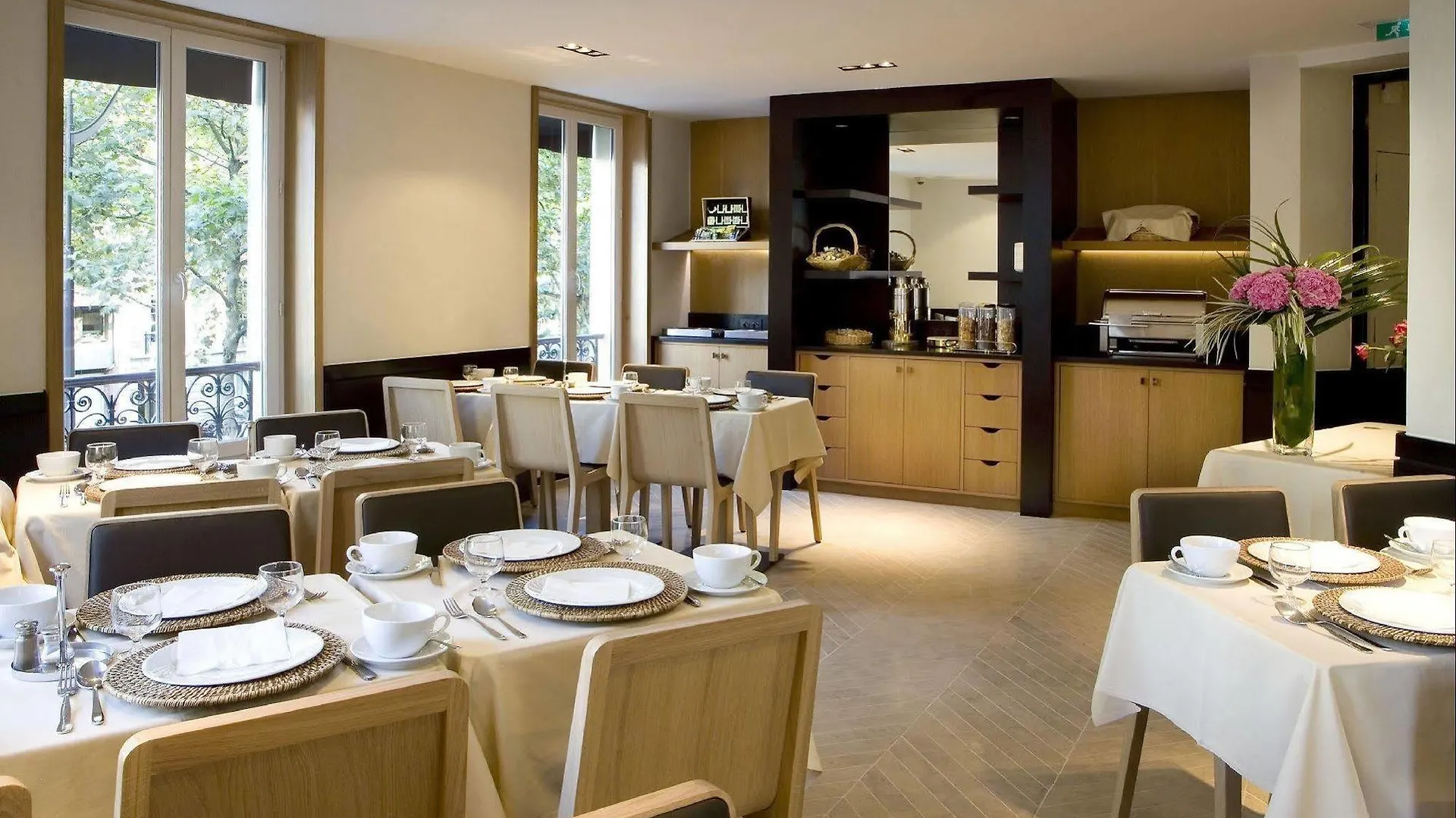 Hotel Marceau Champs-elysées 3*