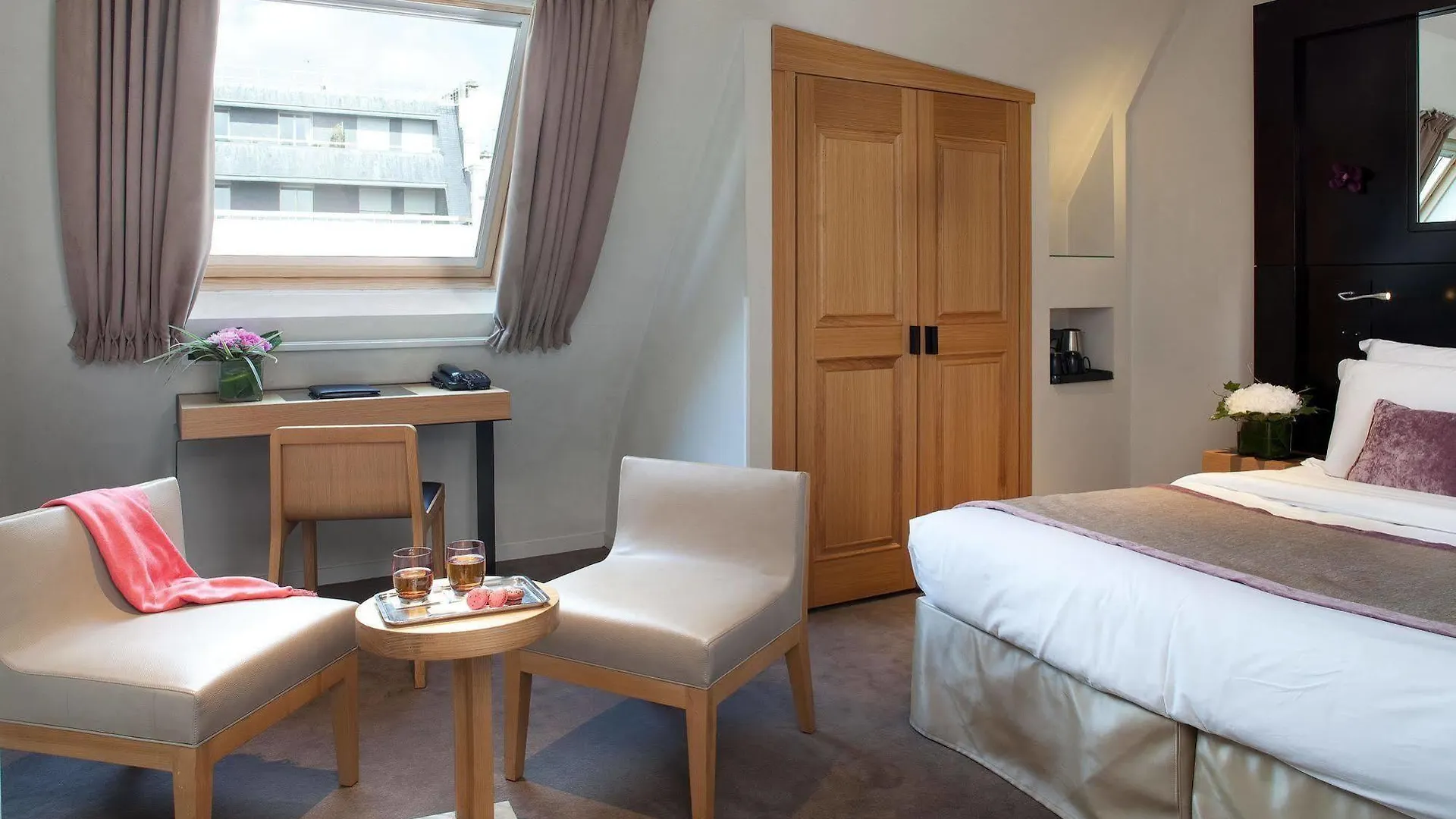Hotel Marceau Champs-elysées 3*